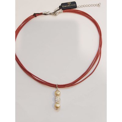  Collana in cordone multifili rosso, ciondolo centrale in perle e Swarovski 