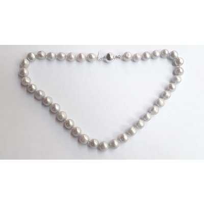  Collana in perle vere grigie con chiusura barilotto in argento